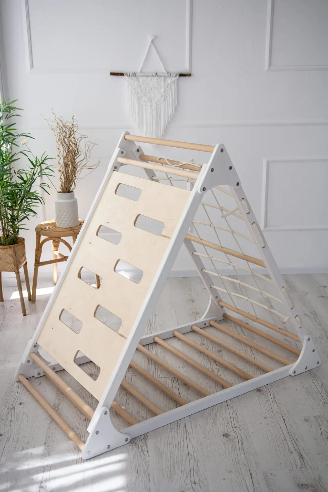 Pikler Kletterdreieck für das Kinderzimmer Sloni